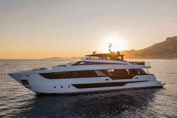 Ferretti Yachts 1000 Skydeck for Sale