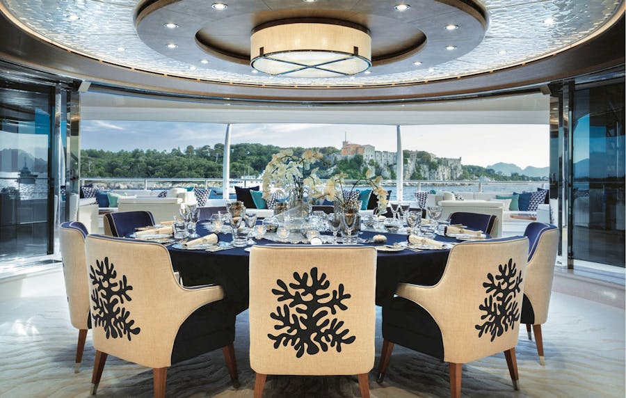 Main salong dining room with 180 views openning up to the aft deck. >